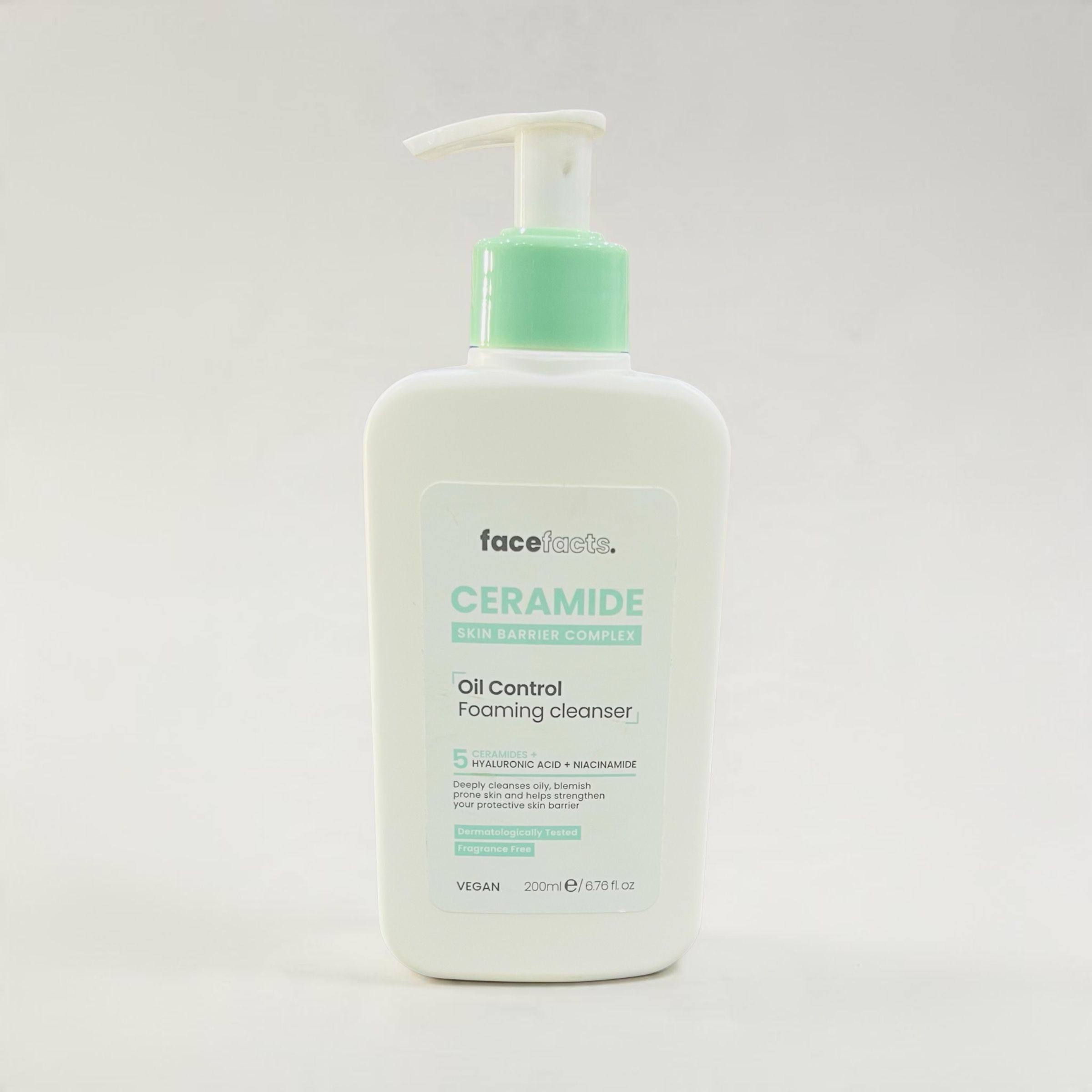 FACE FACTS CERAMIDE OIL CONTROL FOAMING CLEANSER 200ML
